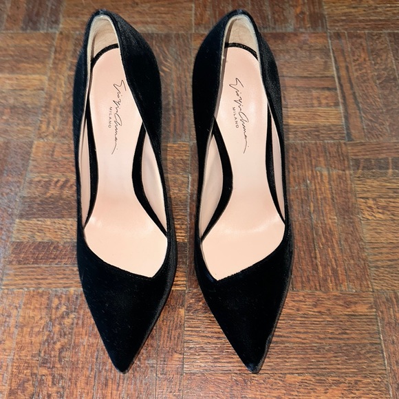 Shoes - Black Velvet Pumps 38.5
